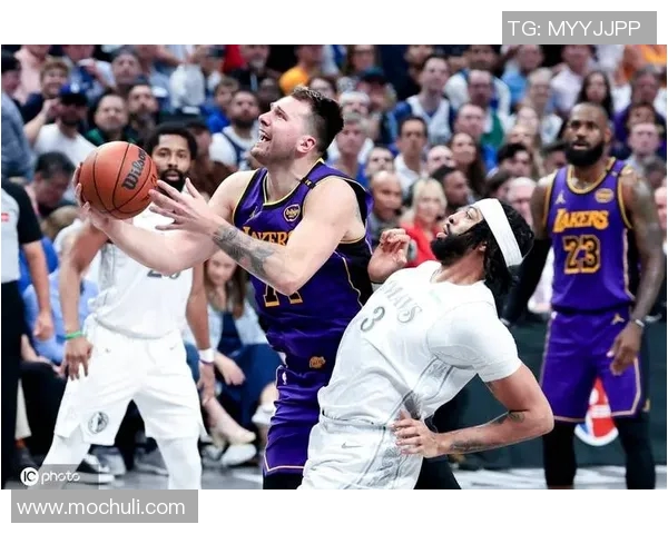 东契奇砍45分浓眉仅13分 湖人力克独行侠