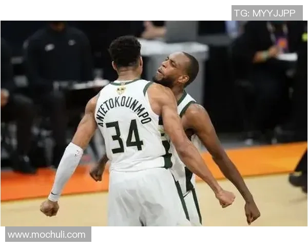 牙都打飞了！雄鹿大战公牛，季前赛也拼命！