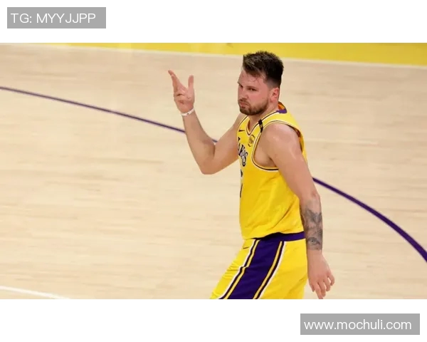 里夫斯谈绝杀:估计老詹和东契奇会说我打得很烂 兄弟们都快回来吧 里夫斯谈绝杀:估计老詹和东契奇会说我打得很烂 兄弟们都快回来吧